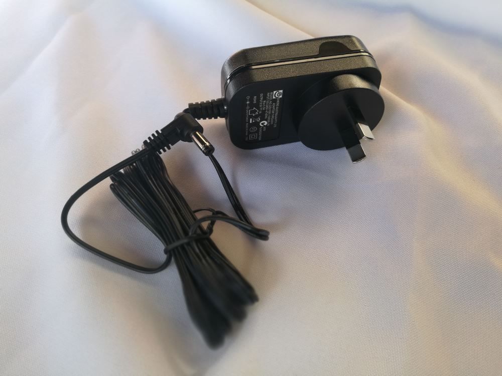 Casio Power Adapter for Keyboards 9.5V - Image 3