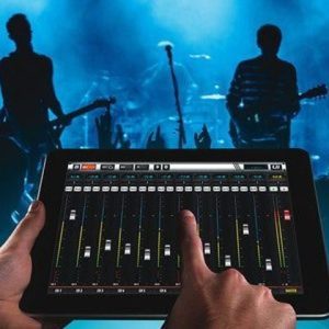 Soundcraft Ui12 12 Input Digital Mixer W/router