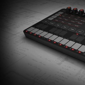 IK Multimedia UNO Synth - Mono Analog Synthesizer - product photo
